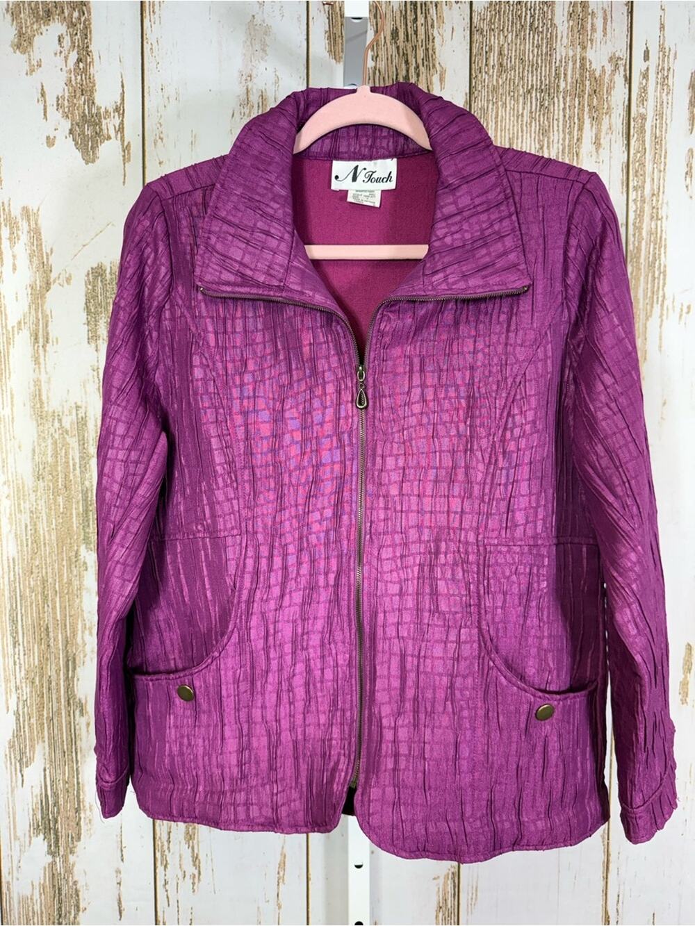 N Touch, Women's Magenta Textured Zip-Front Jacket. Size 8. Excellent condition!